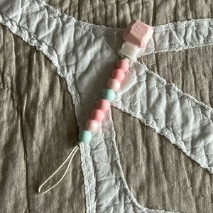 Paci Clip